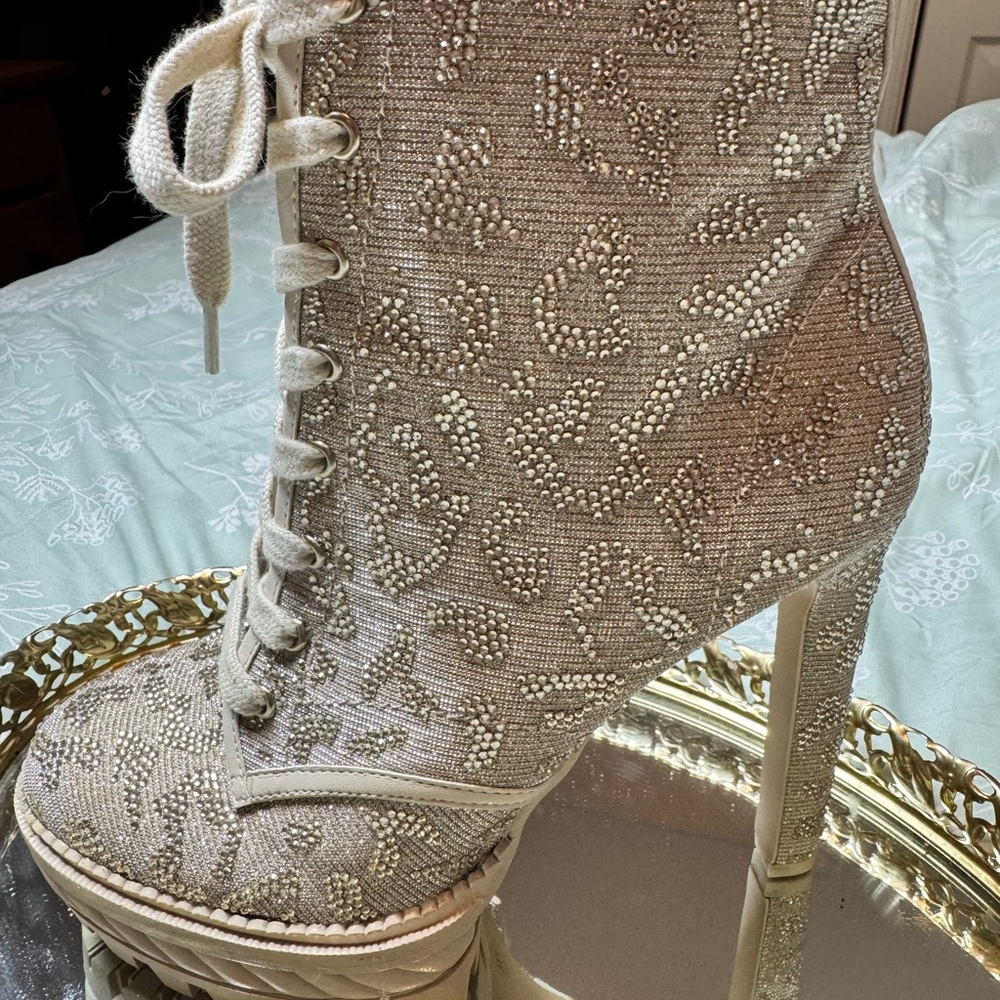Gianni Bini Crystal Rhinestone Combat Boots – NEW! Size 7M - Picture 9 of 9